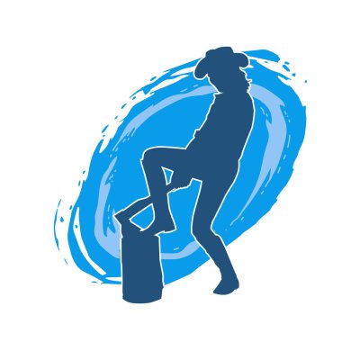 Kovboy şapkası takan, balta ya da balta taşıyan bir kadının silüeti. Dişi kovboy bir oduncunun silueti baltayla poz veriyor..