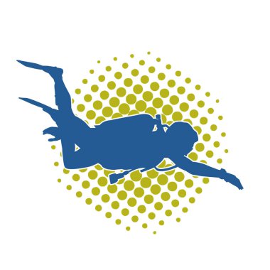 Yüzen bir erkek dalgıcın silueti su altında poz veriyor. Hareket halindeki bir adamın silueti dalış sporu yapıyor..