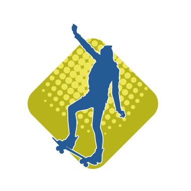 Hareket halindeki bir kadın silueti kaykay üzerinde poz veriyor. Kaykaylı şehirli bir kızın silueti..