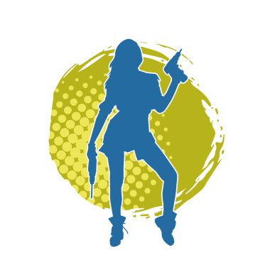 Matkap aletleri taşıyan inşaat işçisi kostümlü bir kadın silueti. İnşaat işçisi kadın silueti elektrikli matkapla poz veriyor.. 