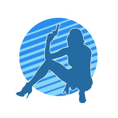 Kadın dövüşçü silueti. Tabanca ya da tabanca taşıyor..