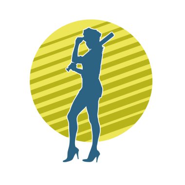 İnce bir kadın modelin silueti polis memuru kostümü giymiş beyzbol sopası taşıyor.