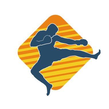 Hareketli erkek kickboksör atletinin silueti. Tekme atan bir adamın silueti..