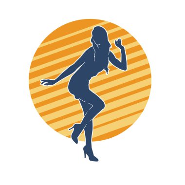 Hareketli bir kadın dansçının silueti. Dans eden zayıf bir kadının silueti..