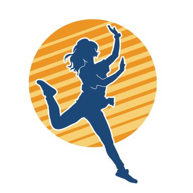 Hareketli bir kadın dansçının silueti. Mutlu dans eden bir kadının silueti..