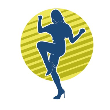 Hareketli bir kadın dansçının silueti. Mutlu dans eden bir kadının silueti..