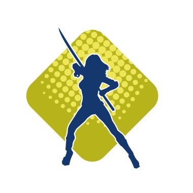 Bir kadın savaşçının silueti kılıç ile hareket halindeyken poz veriyor. Kılıcıyla bir kadın kahramanın silüeti..