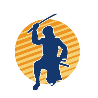 Samuray bir savaşçının silueti. Katana kılıcıyla poz veriyor.