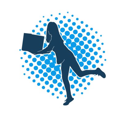 Sıradan bir kadının silueti kutuları kaldırıyor. Kutuları taşıyan bir kadının silüeti..