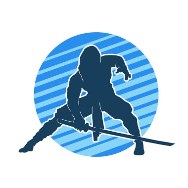 Katana kılıcı taşıyan dövüş sanatları kostümlü bir erkek dövüşçünün silueti.. 