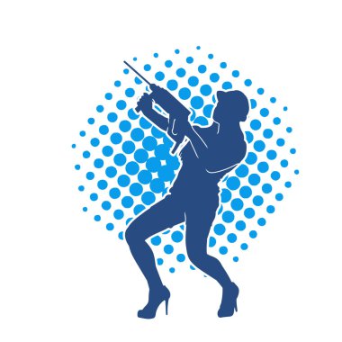 Makineli elektrikli matkap taşıyan kadın bir inşaat işçisinin silueti. Elektrikli matkap tutan bir kadın inşaatçının silueti..