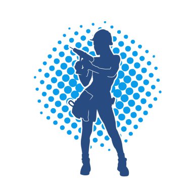 Makineli elektrikli matkap taşıyan kadın bir inşaat işçisinin silueti. Elektrikli matkap tutan bir kadın inşaatçının silueti..