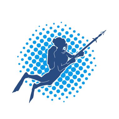 Bir kadın dalgıcın silueti su altı ya da su altı zıpkını silahı taşırken 