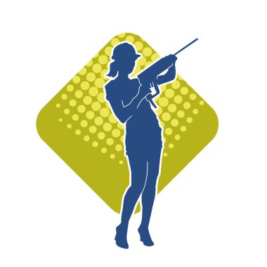 Makineli elektrikli matkap taşıyan kadın bir inşaat işçisinin silueti. Elektrikli matkap tutan bir kadın inşaatçının silueti..