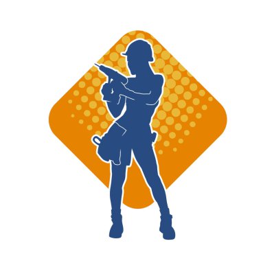 Makineli elektrikli matkap taşıyan kadın bir inşaat işçisinin silueti. Elektrikli matkap tutan bir kadın inşaatçının silueti..