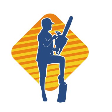 Elektrikli testereli seksi bir kadın işçinin silüeti. Elinde testere tutan bir oduncu gibi giyinmiş seksi kadın duruşu silueti..