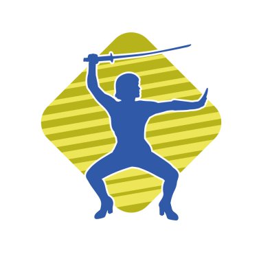 Bir kadın dövüşçünün silueti kılıç taşırken poz veriyor..