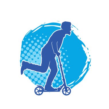 Sıradan, zayıf bir erkeğin silueti elektrikli scooter kullanıyor..