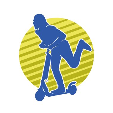 Sıradan, zayıf bir erkeğin silueti elektrikli scooter kullanıyor..