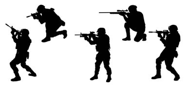 Makineli tüfek taşıyan erkek askerin silueti. Keskin nişancı silueti iş başında..