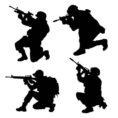 Makineli tüfek taşıyan erkek askerin silueti. Keskin nişancı silueti iş başında..