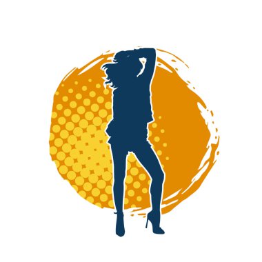 Dişi poziyonunda zayıf bir kadın modelinin silüeti. Çekici duruşu olan genç bir kadının silueti..