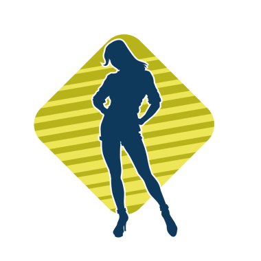 Dişi poziyonunda zayıf bir kadın modelinin silüeti. Çekici duruşu olan genç bir kadının silueti..