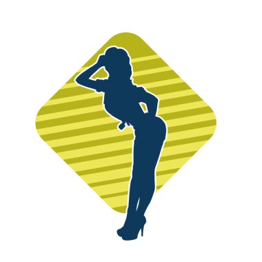 Dişi poziyonunda zayıf bir kadın modelinin silüeti. Çekici duruşu olan genç bir kadının silueti..