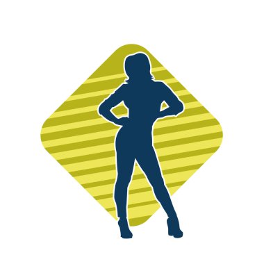 Dişi poziyonunda zayıf bir kadın modelinin silüeti. Çekici duruşu olan genç bir kadının silueti..