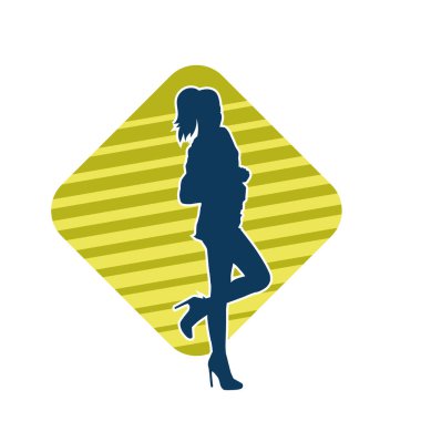 Dişi poziyonunda zayıf bir kadın modelinin silüeti. Çekici duruşu olan genç bir kadının silueti..