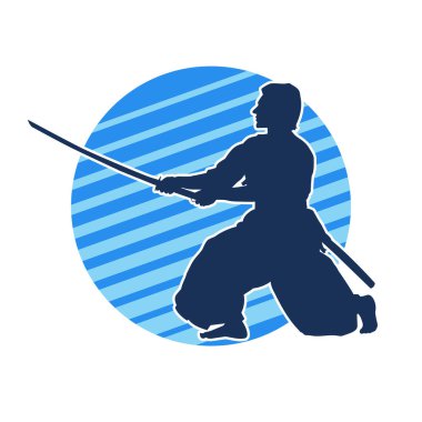 Geleneksel Japon kostümlü kadın samuray savaşçısının silueti.