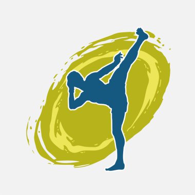 Hareketli erkek kickboksör atletinin silueti. Kickboks yapan bir adamın silueti..