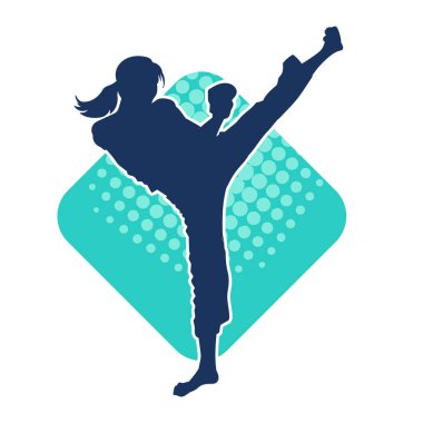 Dövüş sanatları tekmesi pozu veren bir kadının silueti. Dövüş sanatlarındaki bir kadının silueti tekme atma pozu veriyor..