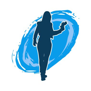 Sıska bir kadın savaşçının silueti makineli tüfekle poz veriyor.