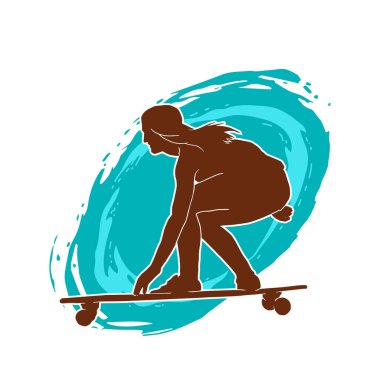 Güzel genç kız kaykayın taşıyıcı silueti. Sıska bir kadın kaykaycının silueti hareket halinde..