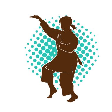 Dövüş sanatları yapan zayıf bir kadının silueti. Dövüş sanatlarında çalışan bir kadının silueti..