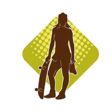 Hareket halindeki bir kadın silueti kaykay üzerinde poz veriyor. Kaykaylı şehirli bir kızın silueti..