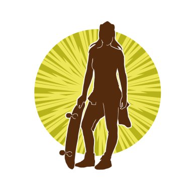 Hareket halindeki bir kadın silueti kaykay üzerinde poz veriyor. Kaykaylı şehirli bir kızın silueti..