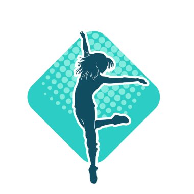 Hareketli bir kadın dansçının silueti. Dans eden zayıf bir kadının silueti..