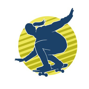 Hareket halindeki bir kadın silueti kaykay üzerinde poz veriyor. Kaykaylı şehirli bir kızın silueti..