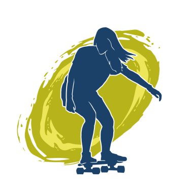 Hareket halindeki bir kadın silueti kaykay üzerinde poz veriyor. Kaykaylı şehirli bir kızın silueti..