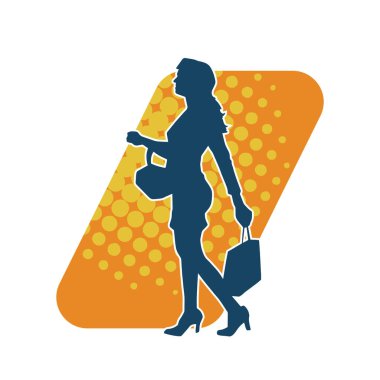 Sıska genç bir kadının silüeti alışveriş torbaları taşıyor..