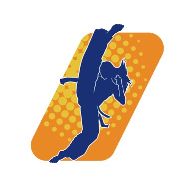 Dövüş sanatları tekmesi atan bir kadının silueti. Sportif bir kadının silueti tekme hareketi yapıyor..