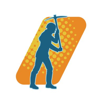 Kazma aletle poz veren, işçi kostümü giyen bir kadının silueti. Kazma aleti taşıyan madenci kostümlü bir kadının silueti..