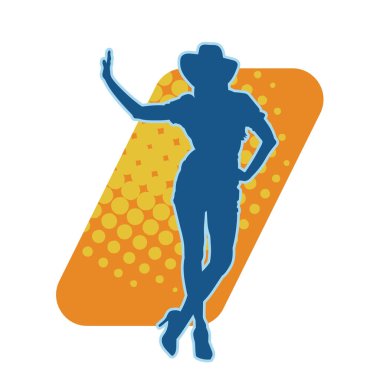 Kovboy kostümü giymiş bir kadın modelin silueti. Poz vermiş bir kovboy kızın silueti..