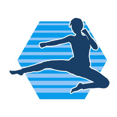 Dövüş sanatları tekmesi atan bir kadının silueti. Sportif bir kadının silueti tekme hareketi yapıyor..