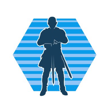 Bir erkek savaşçının silueti kılıçla poz veriyor. Kılıç taşıyan bir savaşçının silueti..