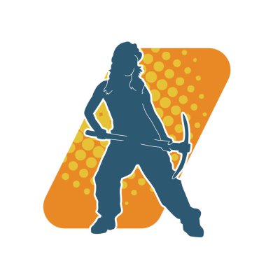 Kazma aletleri taşıyan işçi kostümlü bir kadının silüeti. Toplama aleti ile poz veren kadın silueti..