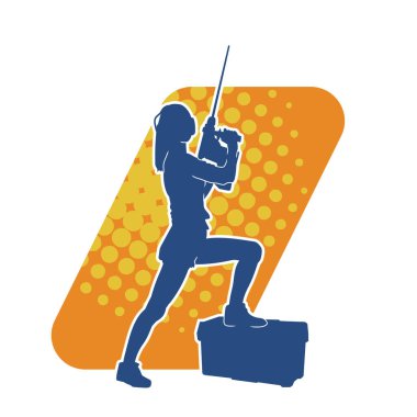 Makineli elektrikli matkap taşıyan kadın bir inşaat işçisinin silueti. Elektrikli matkap tutan bir kadın inşaatçının silueti..