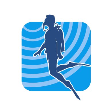 Dalış elbisesi ve akualung ile dalış yapan kadın silueti. Sualtında yüzen bir kadın dalgıcın silüeti..